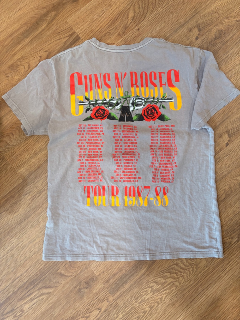 Guns N' Roses Cotton Skull & Roses Graphic Tee — Gray with Red & Yellow Print - Picture 5 of 5